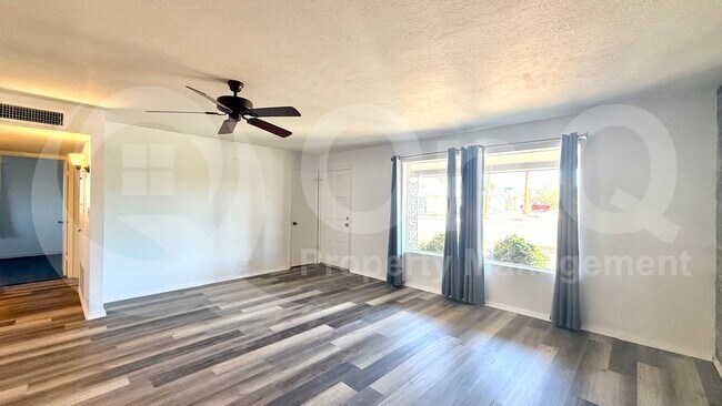 Foto del edificio - 740 N 62nd St