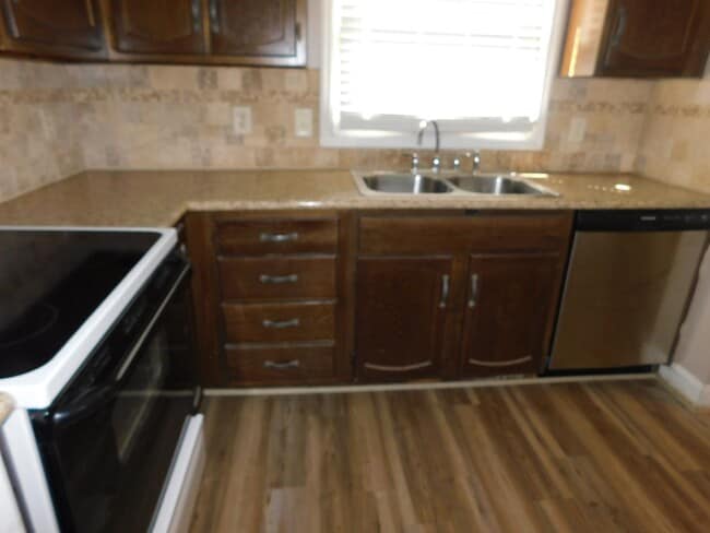 Building Photo - 755 Cahaba Manor Trail