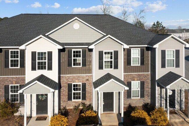 Building Photo - Welcome to the Burroughs!