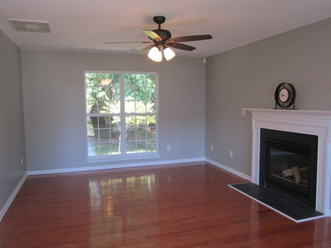 Building Photo - Beautiful Updated Home in Desirable Starmo...