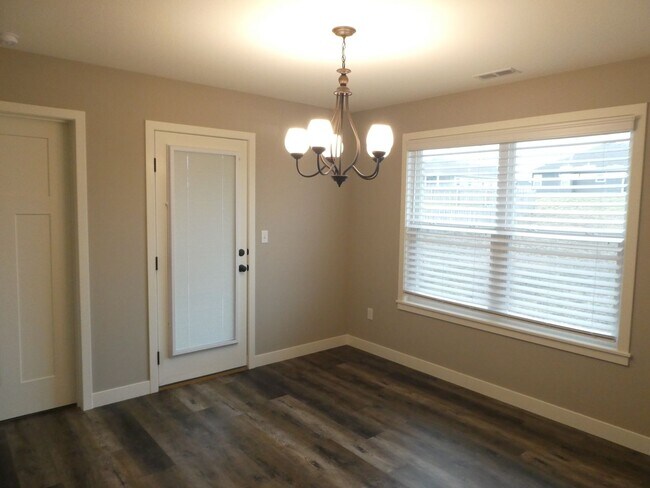 Building Photo - 3 bed, 2 bath home in Ashland