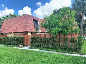 Building Photo - 623 Buttonwood Ln