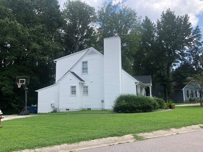 Building Photo - 2328 Fields of Broadlands Dr