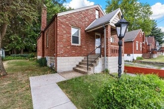 Building Photo - 3417 Eminence Blvd