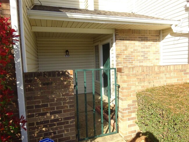 Building Photo - 836 Creekside Dr