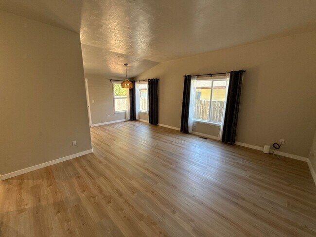 Foto del edificio - 5647 SW Windflower Dr