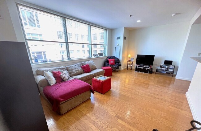 Foto del edificio - 234 Causeway St