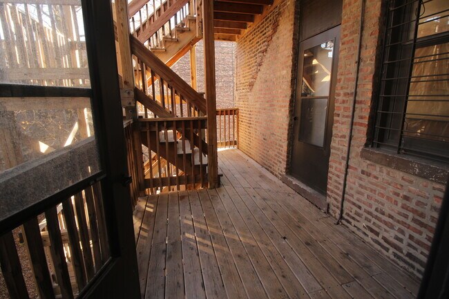 Foto del edificio - 1165 E 52nd St