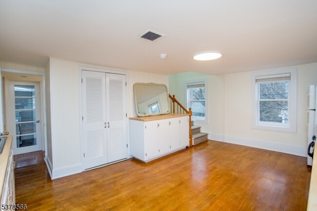 Building Photo - 67 Ferry St