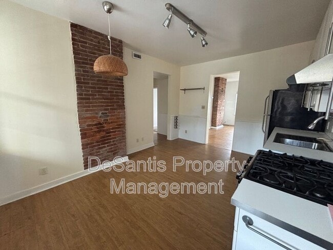 Building Photo - 3037 Pulawski Wy