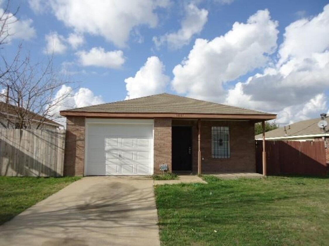 Primary Photo - Adorable 3 bedroom home in Dallas!