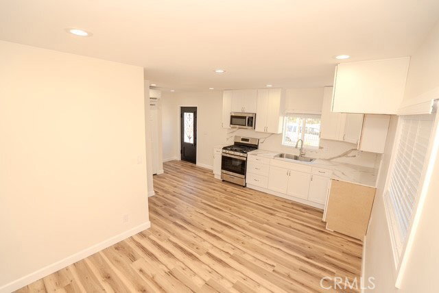 Foto del edificio - 11272 Herrick Ave
