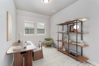 Building Photo - 323 Fanpalm Ct