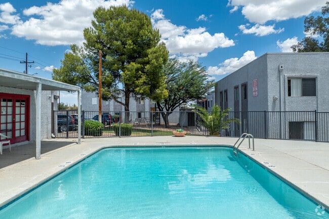 Pool - Mountain Lakes Apartments