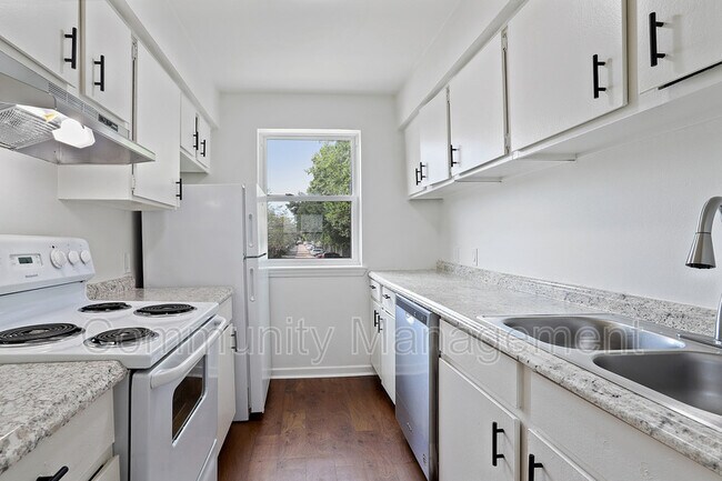 Foto del edificio - 459 Apartment Ct Dr