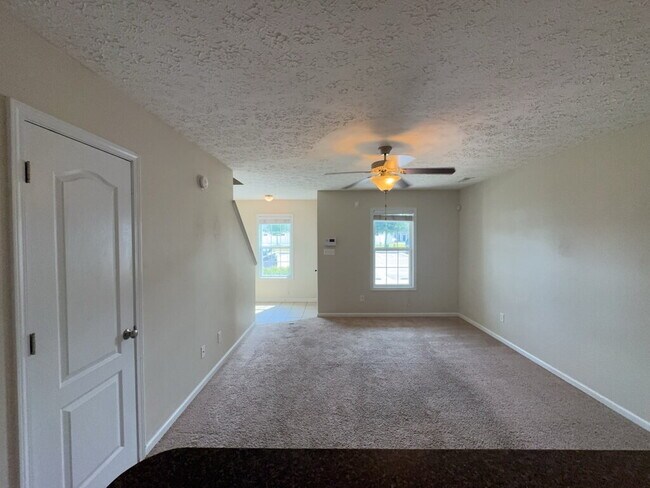 Foto del edificio - 111 Glen Cannon Drive