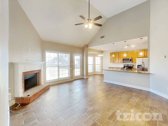 Foto del edificio - 903 Ember Ct