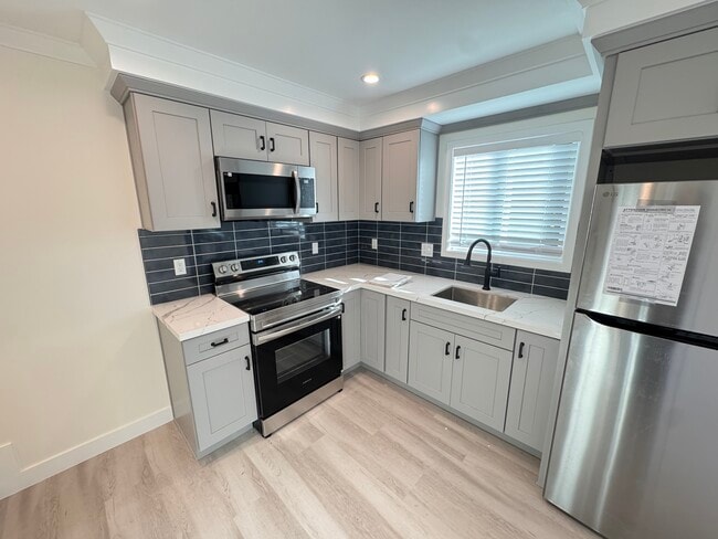 Foto del edificio - 23442 Kathryn Ave