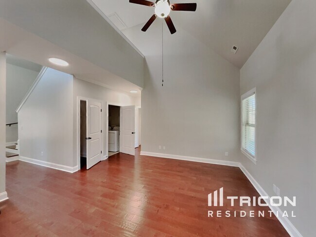 Building Photo - 585 Smoky Mountains Dr