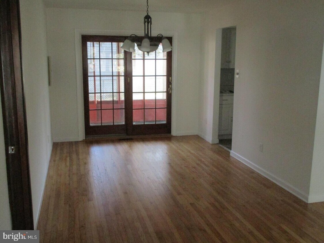 Primary Photo - 30 Wildgeese Cir