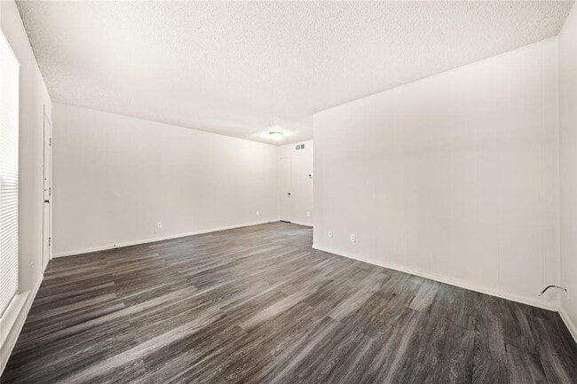 Building Photo - 2314 Greenfield Pkwy