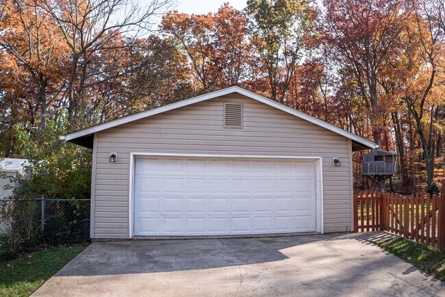 Foto del edificio - 13227 Sturbridge Rd
