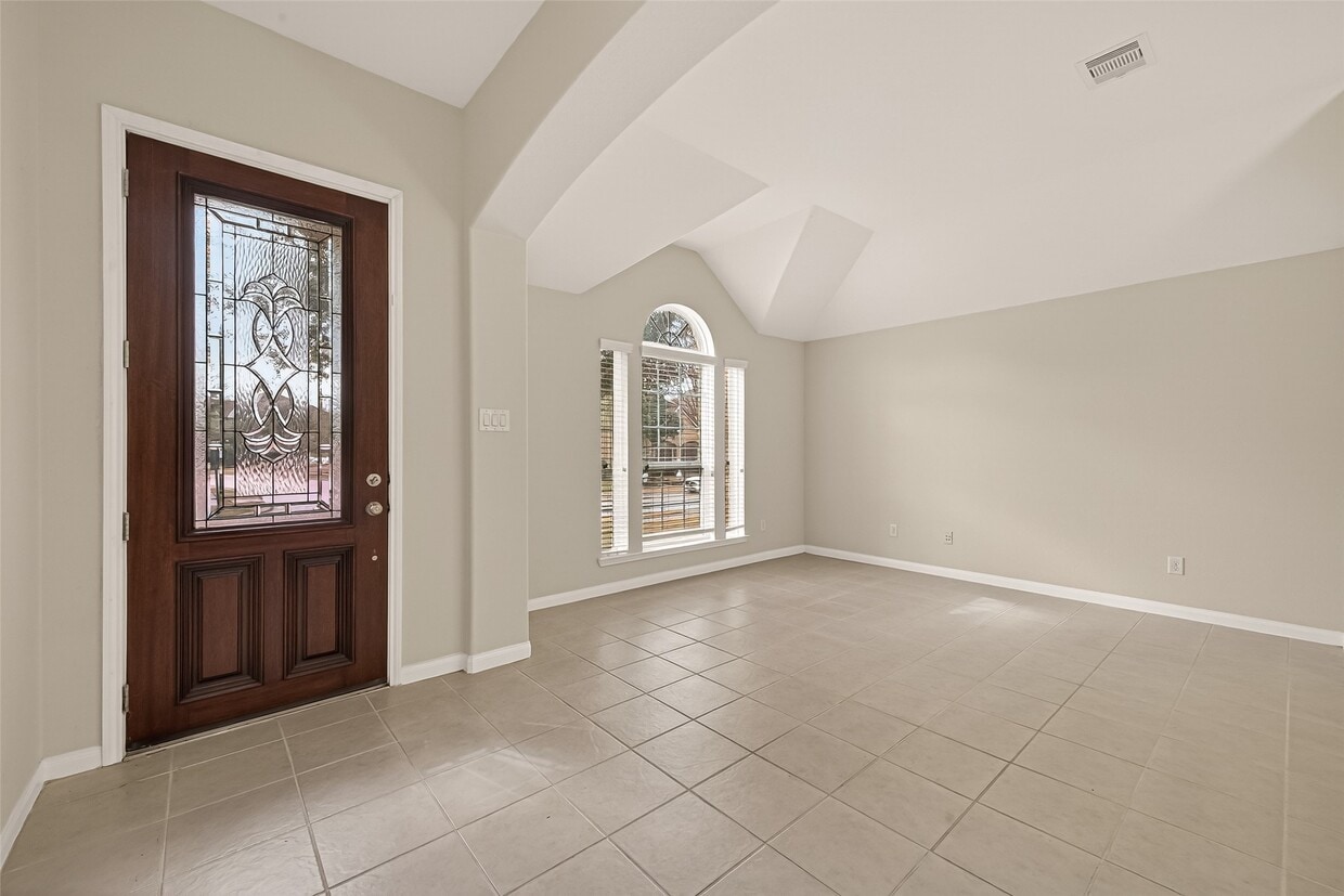 Building Photo - 17506 Waeback Dr