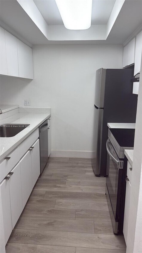 Foto principal - 8100 Geneva Ct