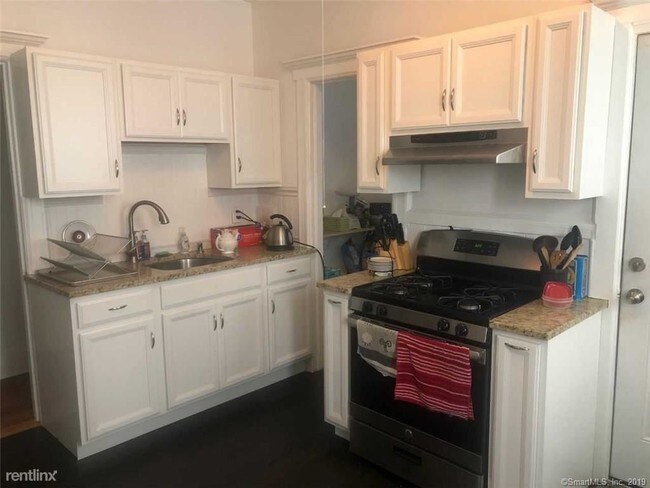 Foto del edificio - 2 br, 1 bath Duplex - 1785 Summer St