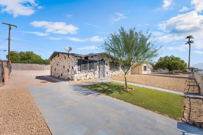 Building Photo - Full remodeled and upgraded 3-bedroom home situated on a spacious lot!