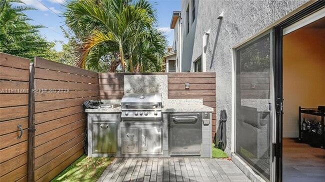 Foto del edificio - 10455 NW 82nd St