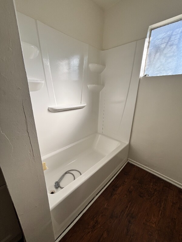 Foto del edificio - 950 S Gilbuck Dr