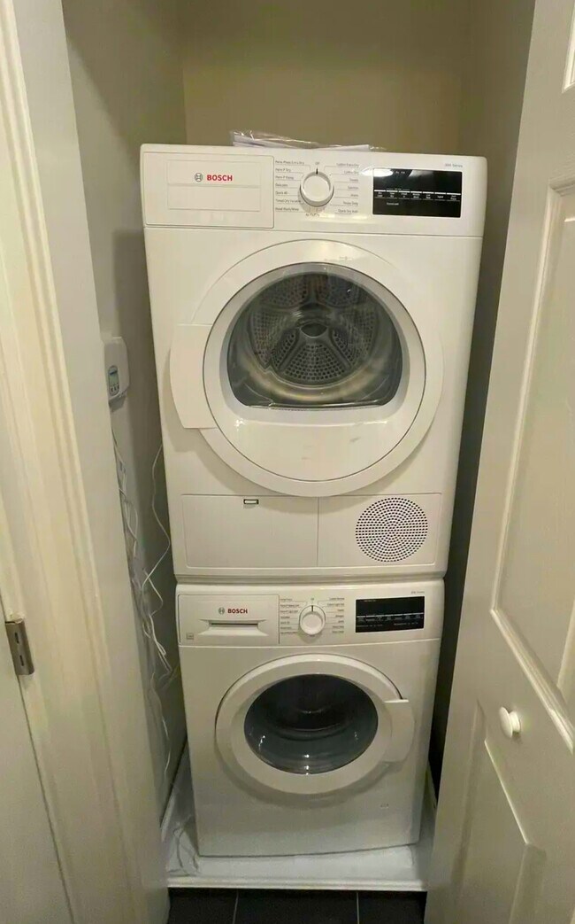 Foto del edificio - 16 Temple St