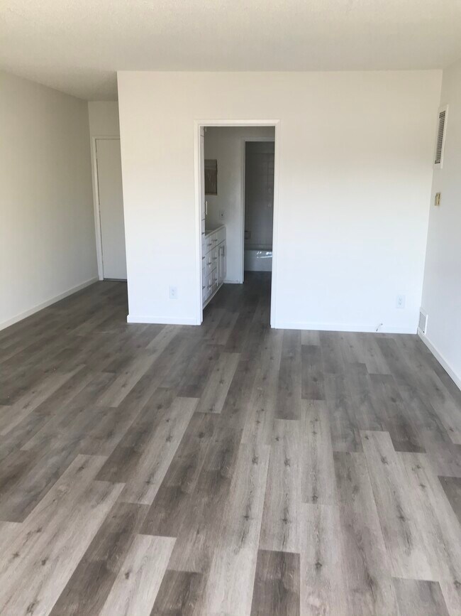 Foto del edificio - 11514 Rochester Ave
