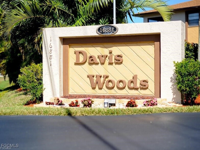 Primary Photo - 16881 Davis Rd