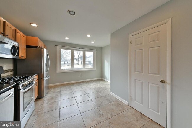 Building Photo - 2832 Jefferson Ave