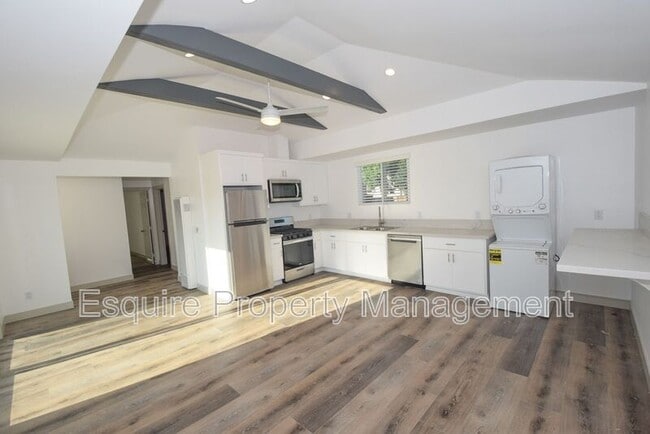Building Photo - 405 Spruce St