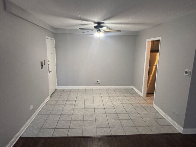 Foto del edificio - Charming 2-Bedroom Apartment for Rent in O...