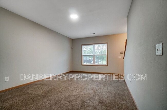 Building Photo - 1125 N Byrne Rd