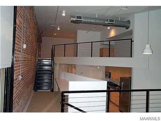 Building Photo - 246 N Court St