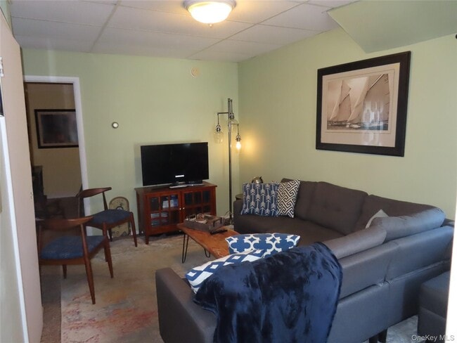 Foto del edificio - 33 Deer Park Ave