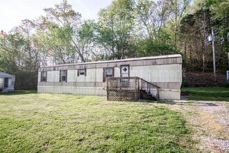 Building Photo - 821 Hillvale Rd