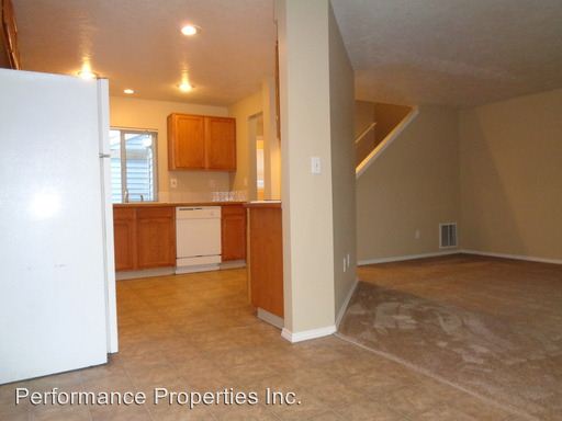 Building Photo - 15736 NE Milton Pl