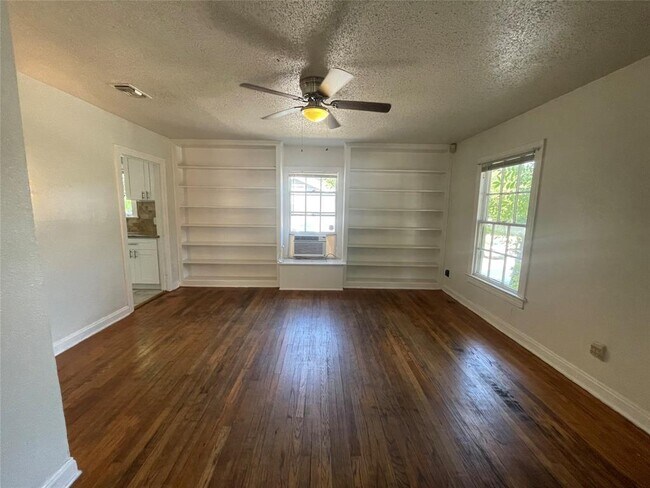 Foto del edificio - 819 E 31st St