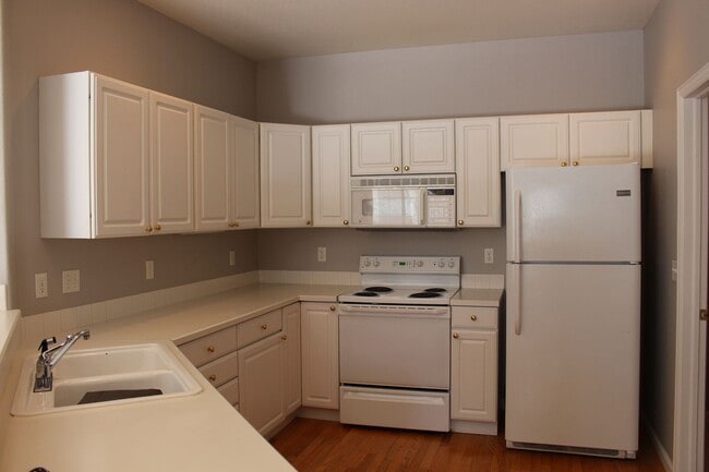 Building Photo - Charming Ranch-Style Patio Home with Garage & Fenced Yard