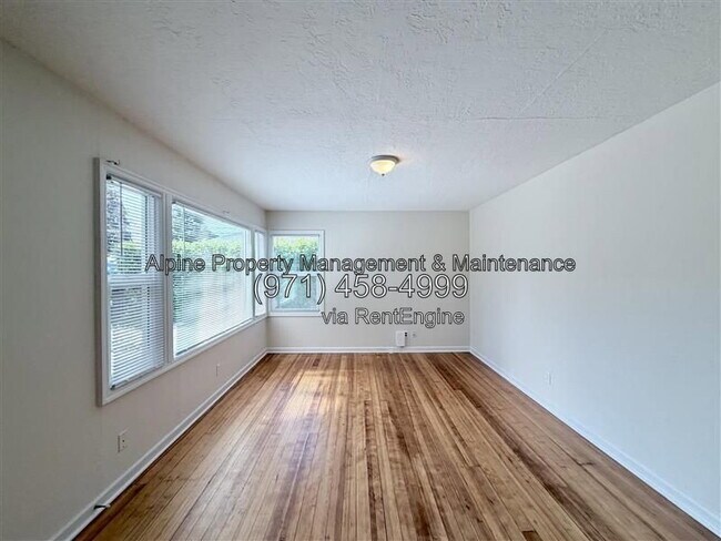 Foto del edificio - 1017 NE Birchwood Dr