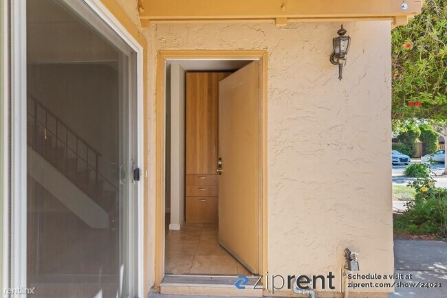 Foto del edificio - 2 br, 1.5 bath Condo - 125 Connemara way, ...