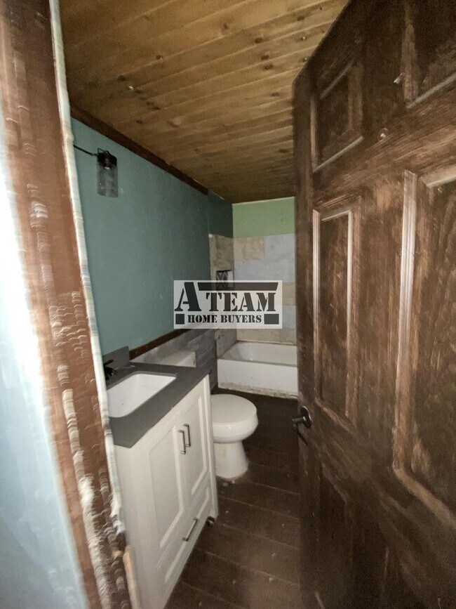Building Photo - Owner Finance Opportunity Gun Barrel City,...