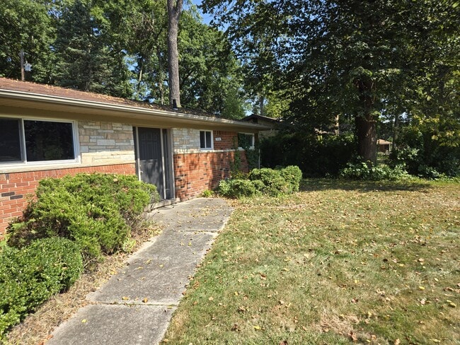 Building Photo - 240 Stark Rd