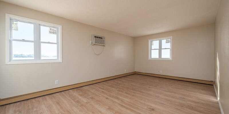 Primary Photo - Colton 8-plex